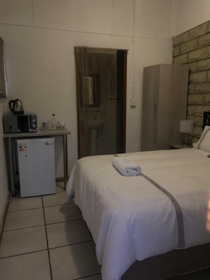 Queenspark Lodge Блоемфонтейн Екстериор снимка