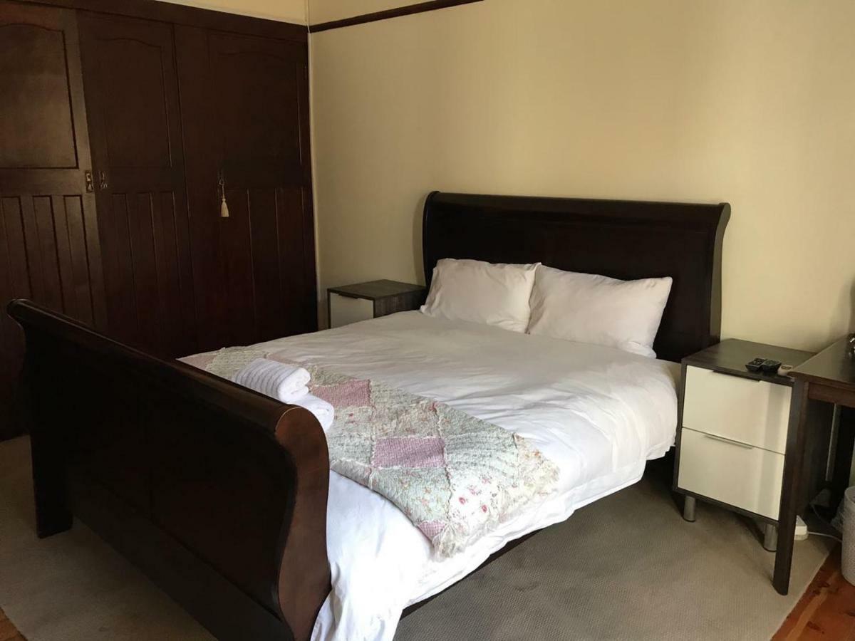 Queenspark Lodge Блоемфонтейн Екстериор снимка